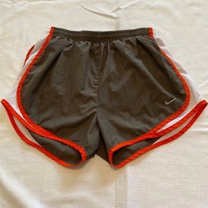 Nike dryFit work out short medium
